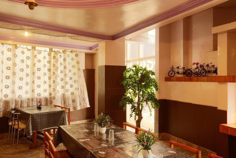 Hotel Assembly Шилонг Екстериор снимка