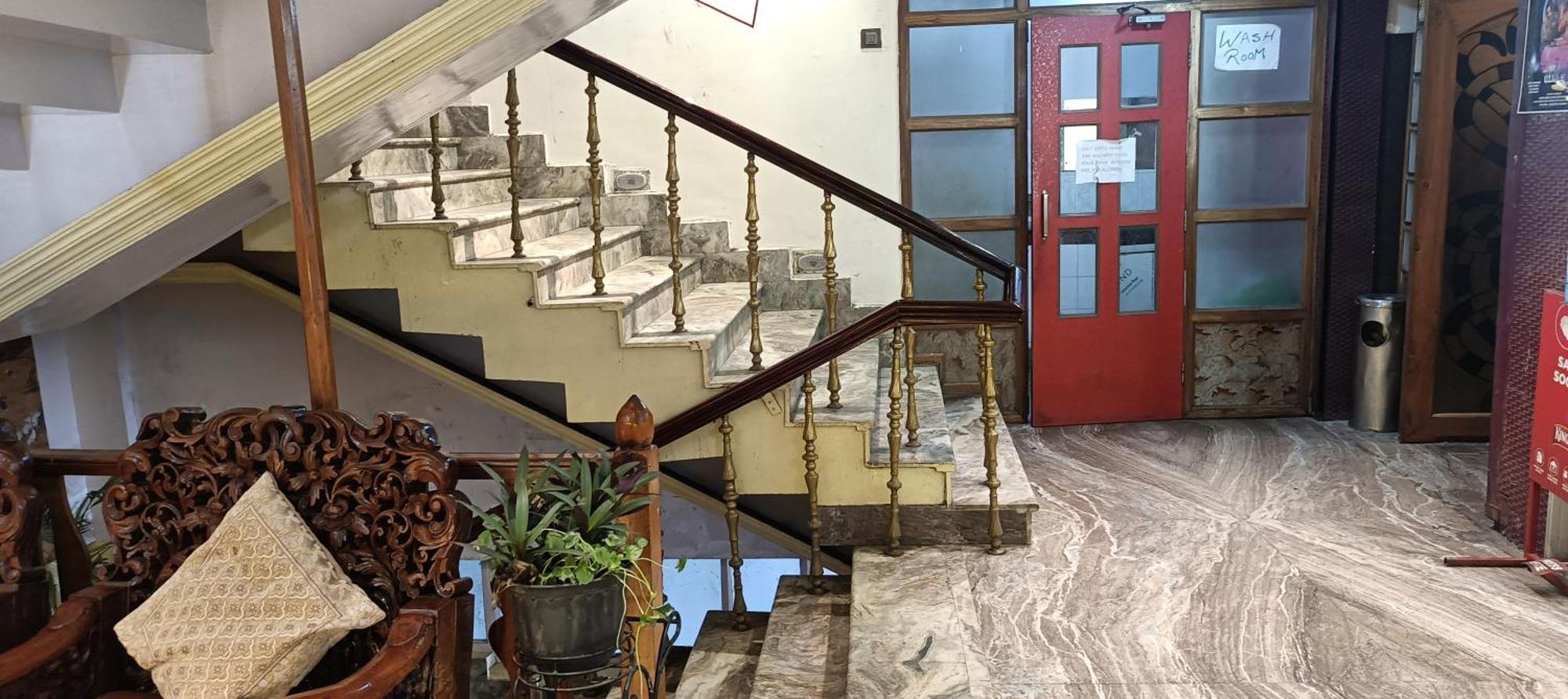 Hotel Assembly Шилонг Екстериор снимка
