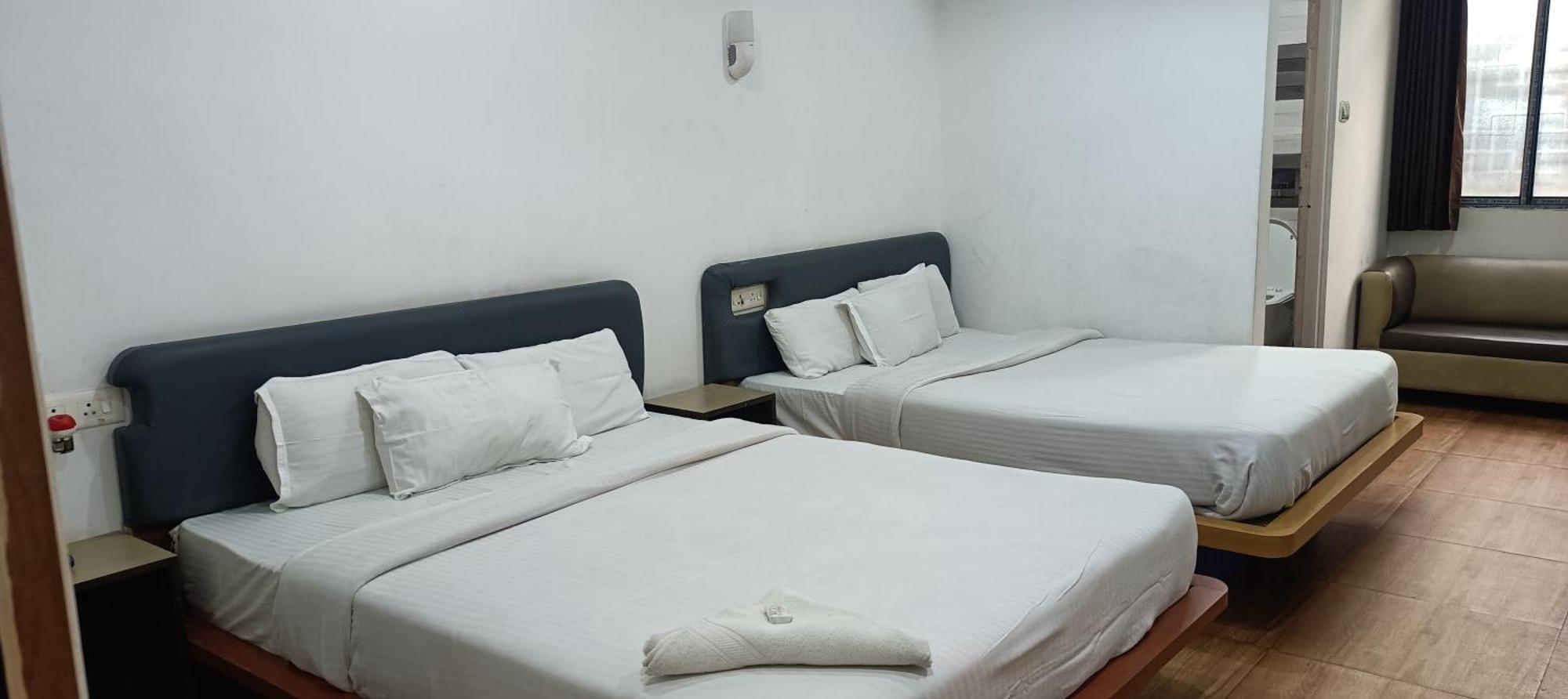 Hotel Assembly Шилонг Екстериор снимка